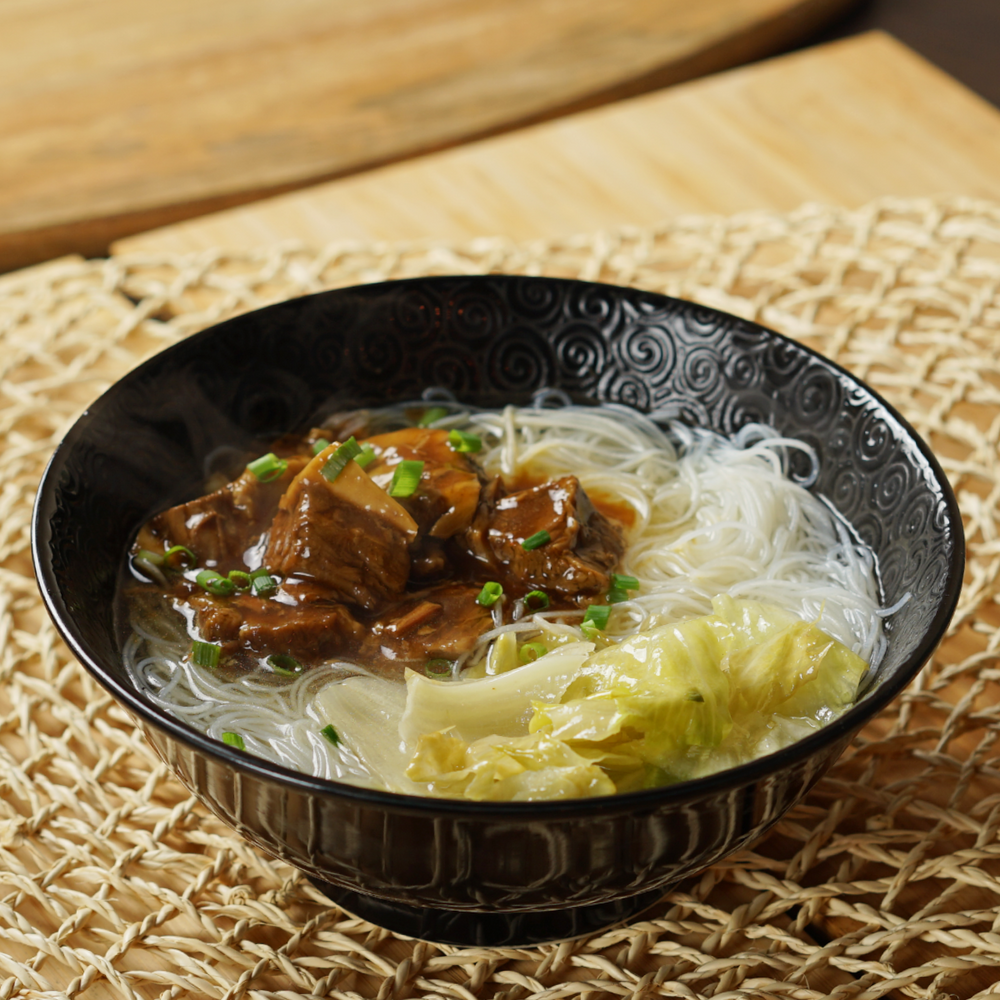 牛バラ・ビーフン（ホーファン / 香港麺）